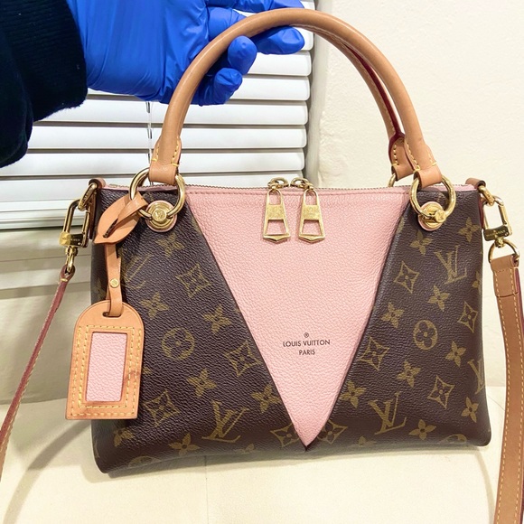 Louis Vuitton Handbags - Louis Vuitton V tote BB crossbody Bag